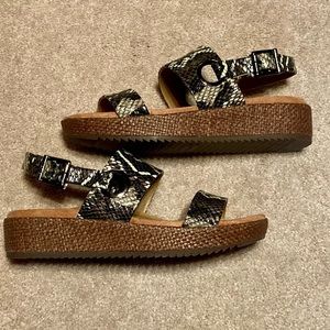 Vionic Louise Raffis Wedge Sandals